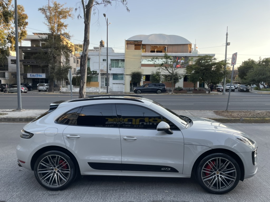PORSCHE MACAN GTS 2021