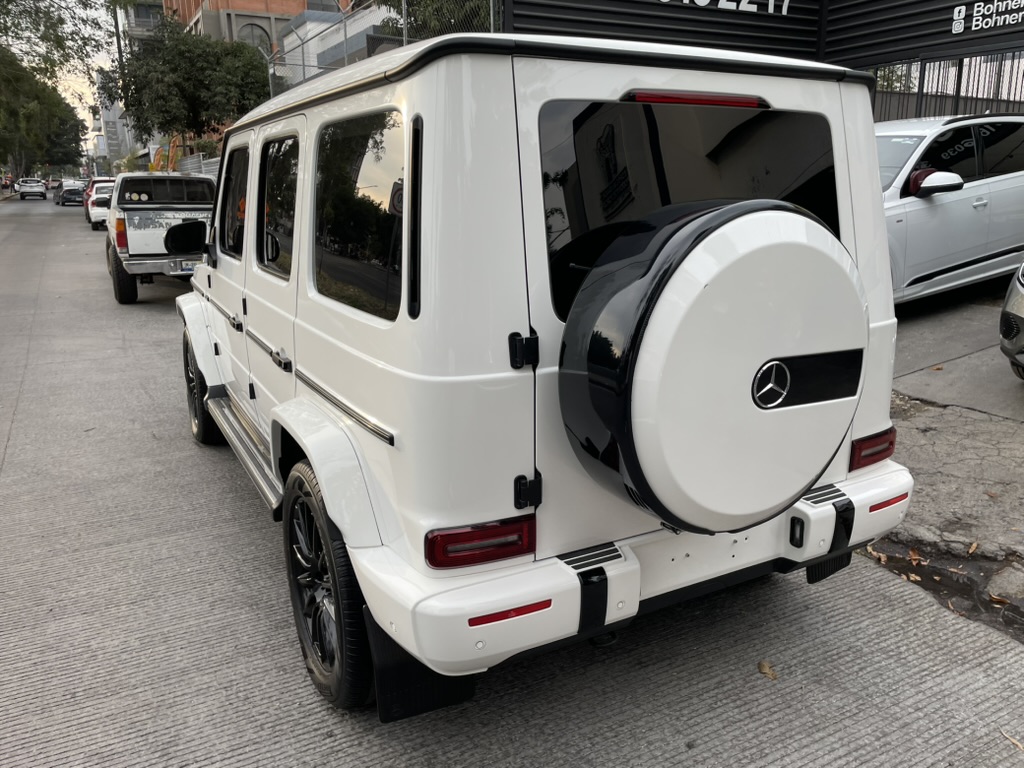 MERCEDES BENZ G500 2024