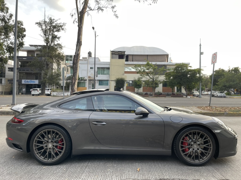 PORSCHE 911 CARRERA S 2017