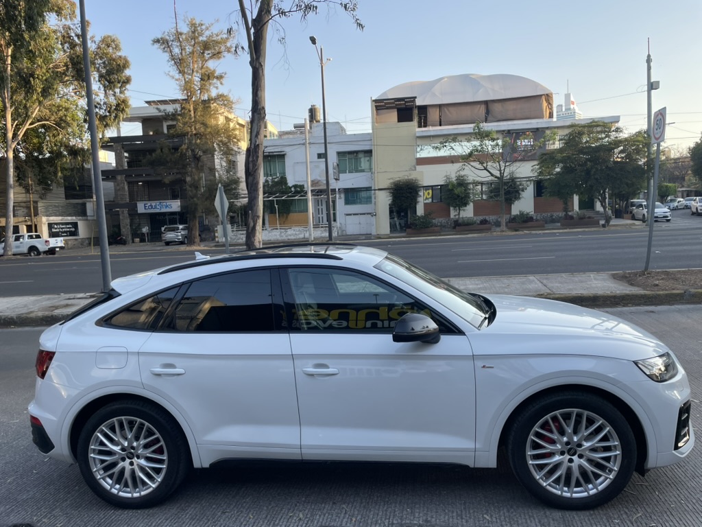 AUDI Q5 2023