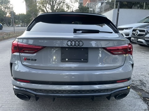 AUDI RSQ3 2024