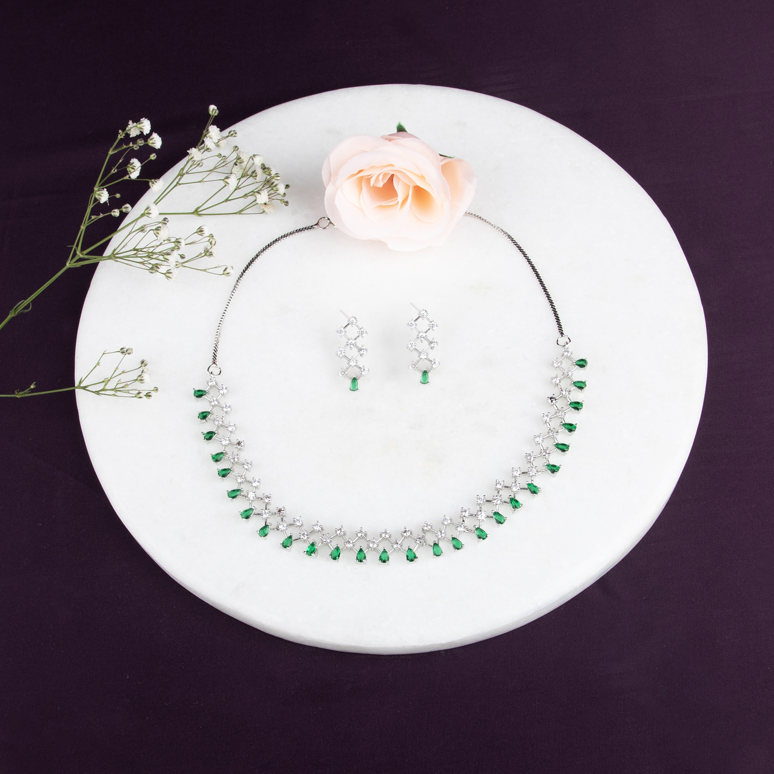 Elegant Diamond and Emerald Necklace Set