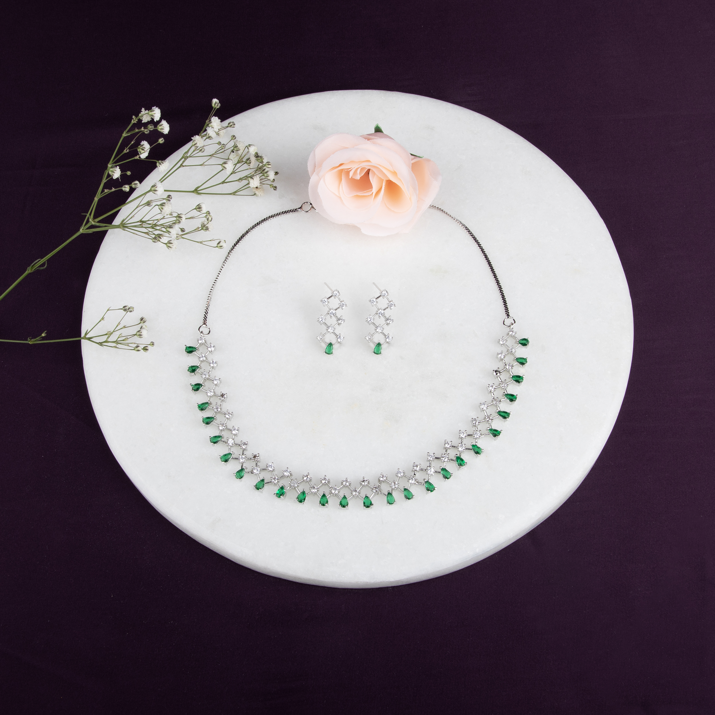 Elegant Diamond and Emerald Necklace Set