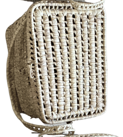 Skrzynia wiklinowa  bardzo duża z pokrywą