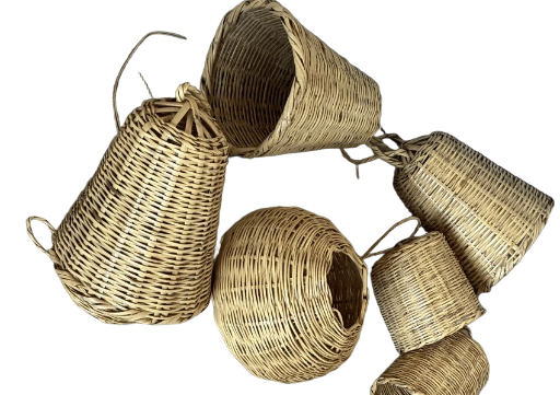 Mała wiklinowa lampa wisząca dekoracyjna