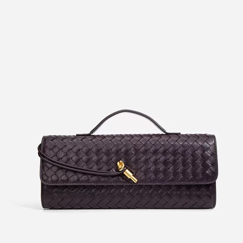 Bolso clutch trenzado negro