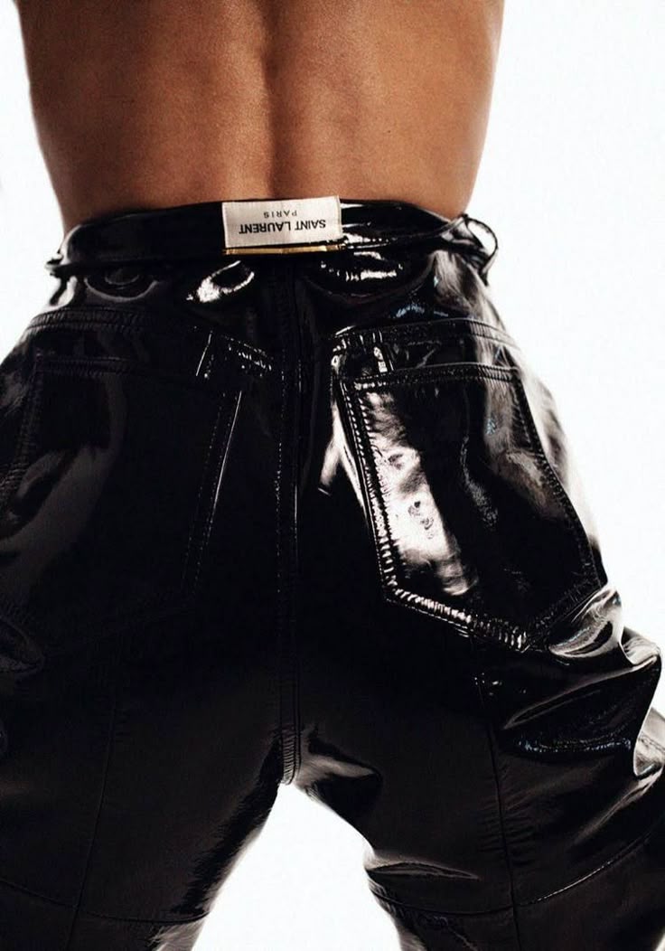 Pantalon en cuir verni