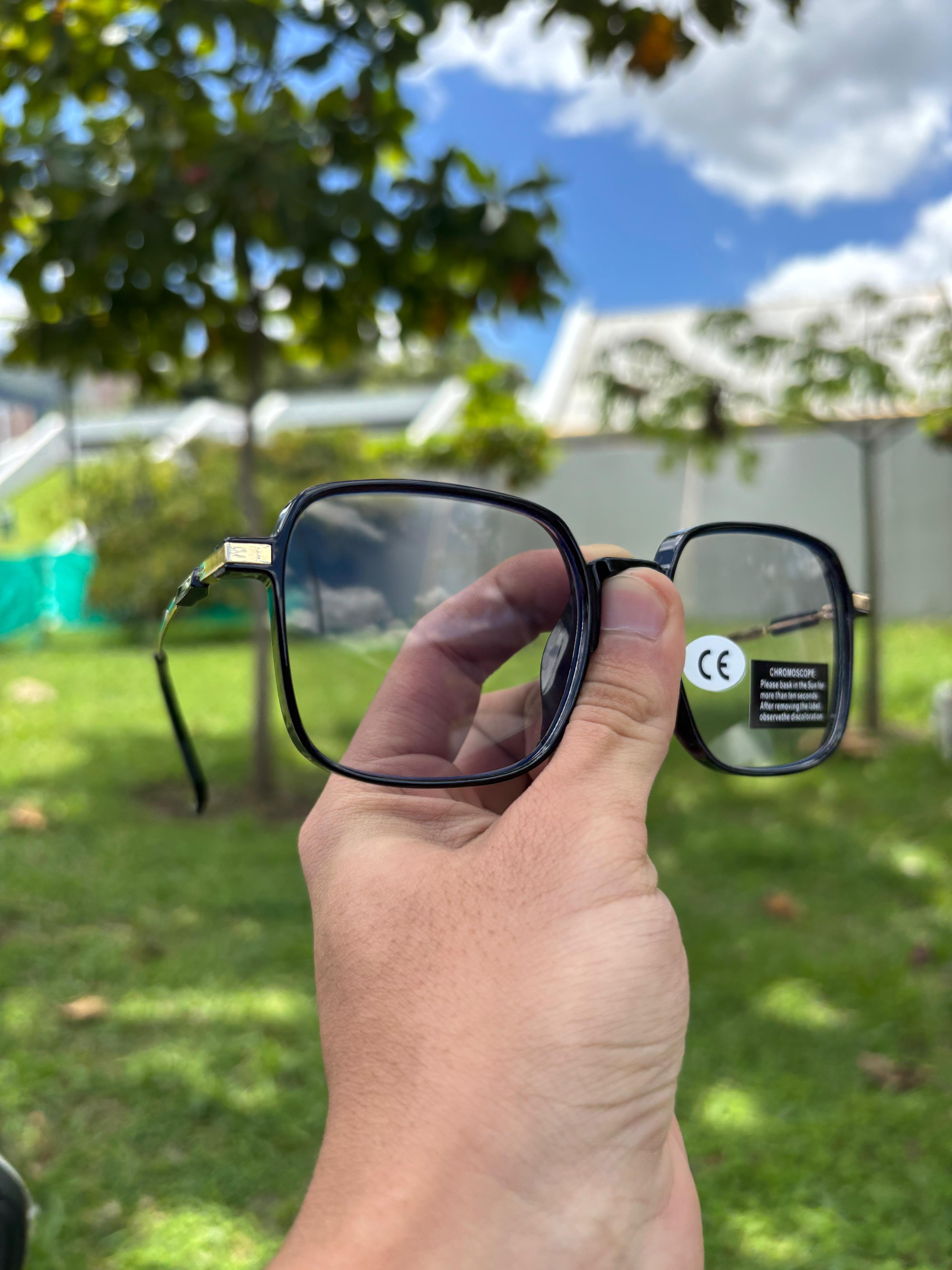 Gafas de marco cuadrado