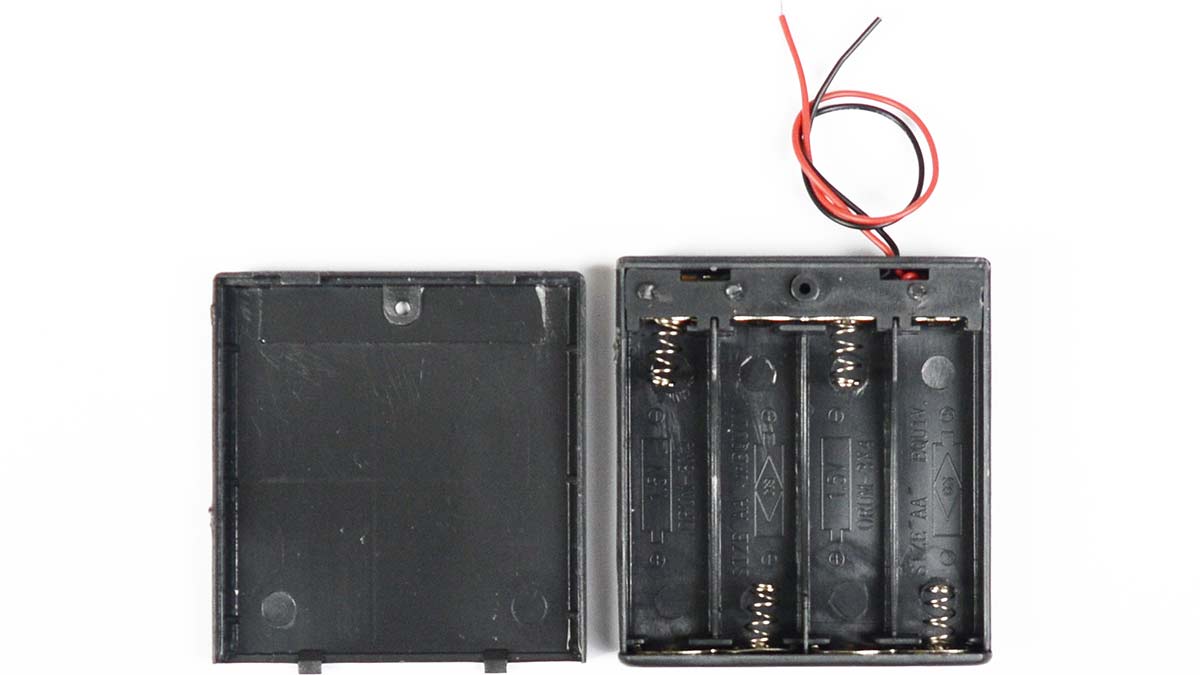 Battery Holder 4 x AA with Cover