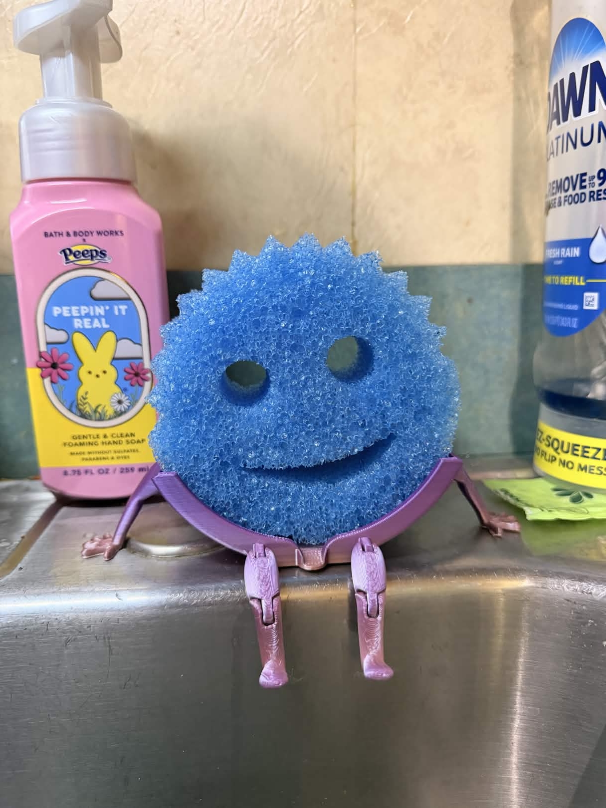 Scrub Daddy Holder with Jointed Legs