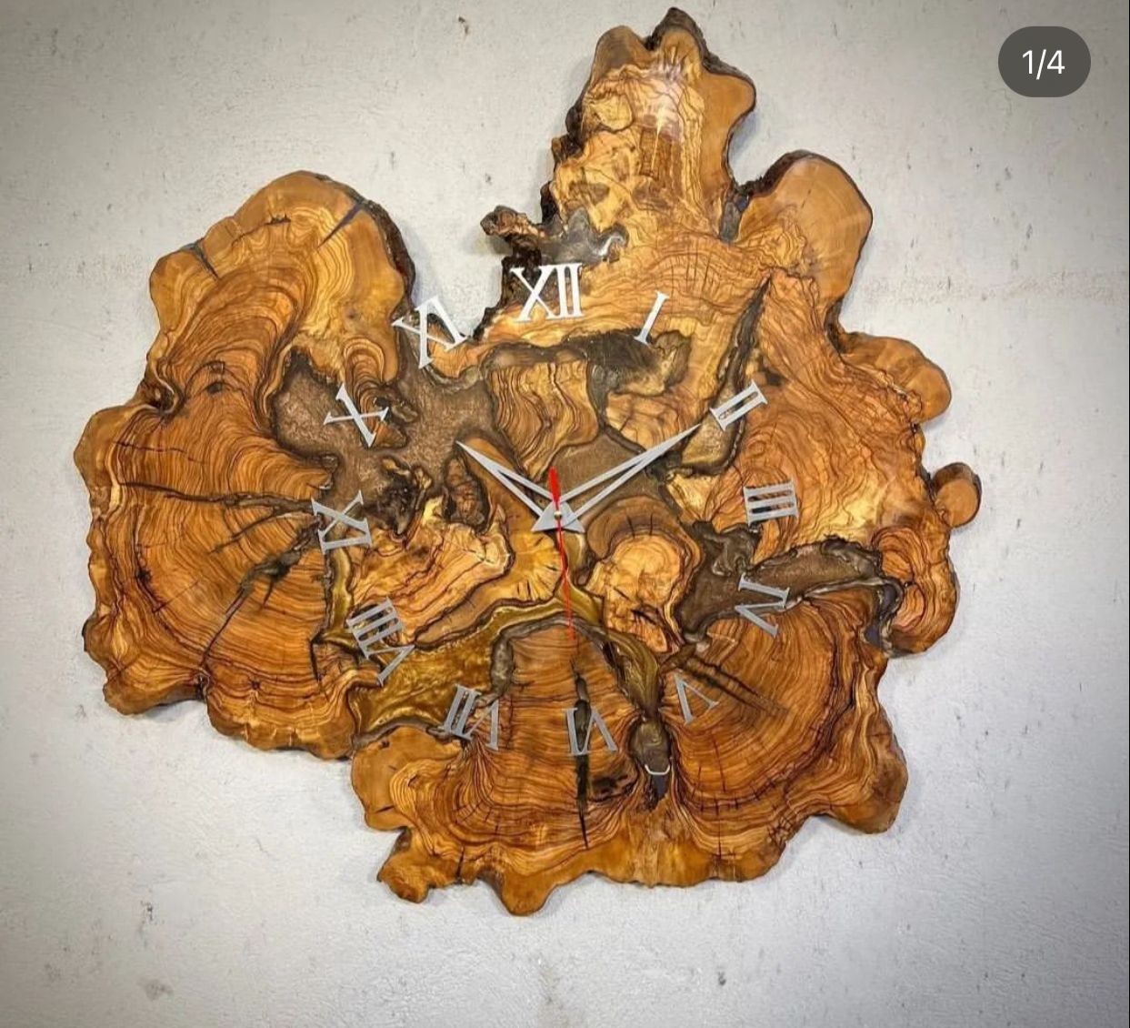 ساعة حائط من خشب الزيتون الطبيعي