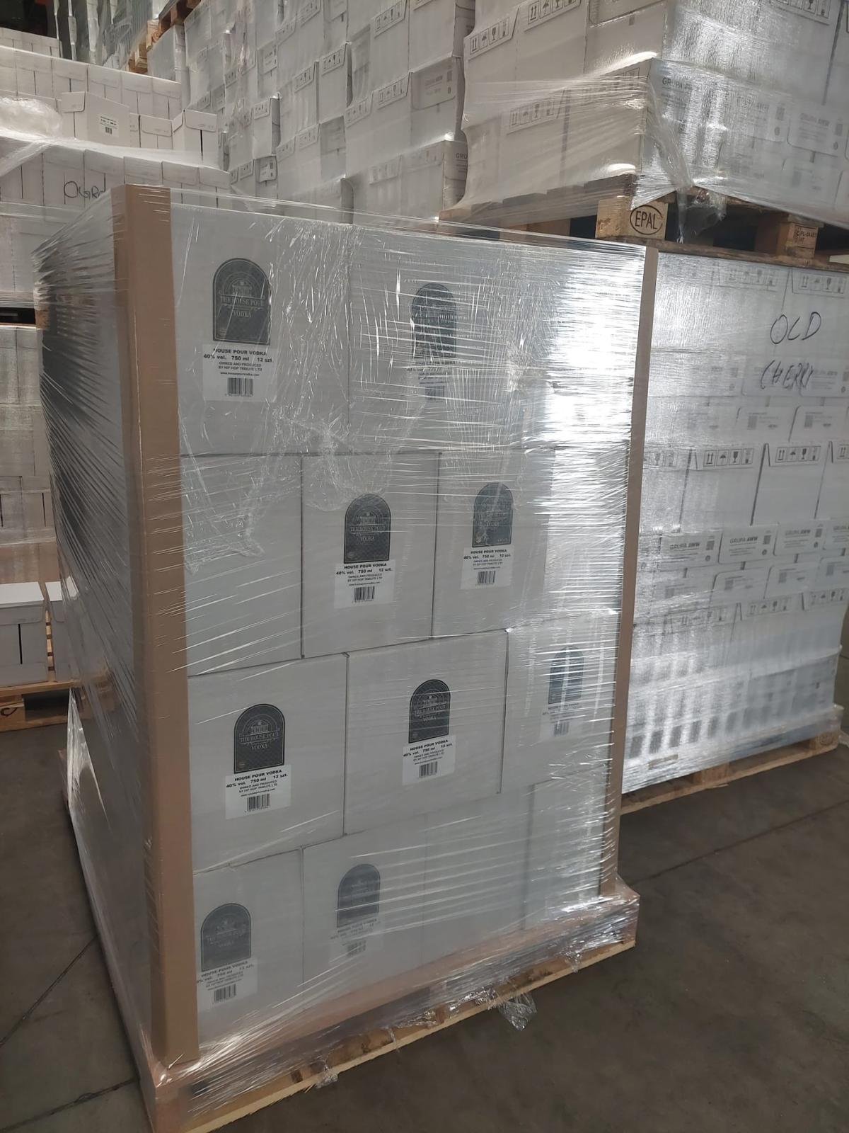 Profiteer van groothandelsprijzen per fles bij grotere afnames.