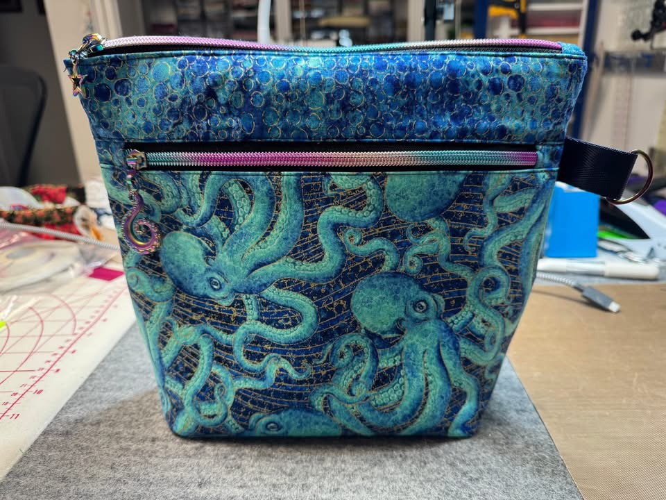 Octopus Print Two Pocket Zipper Pouch