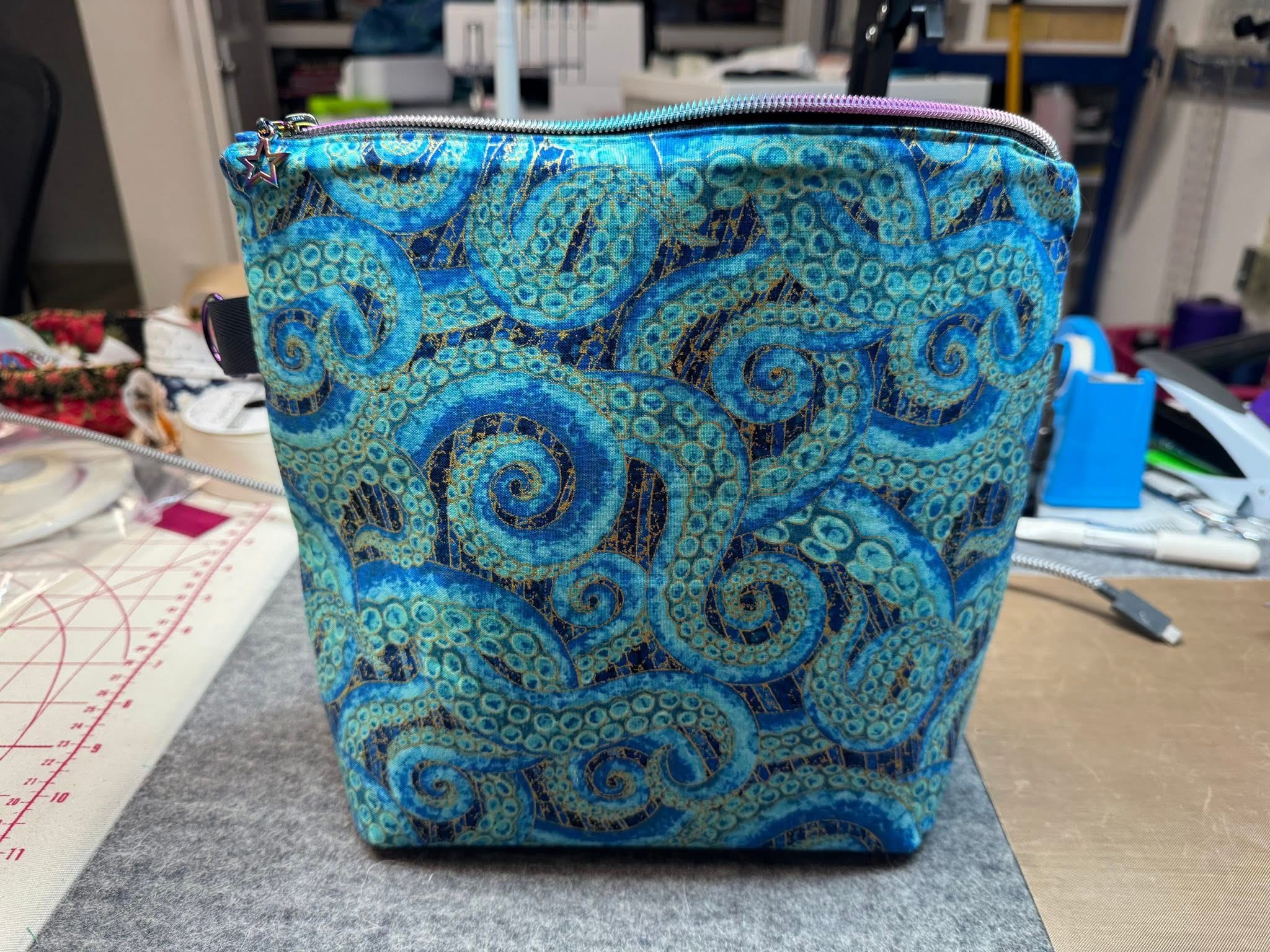 Octopus Print Two Pocket Zipper Pouch