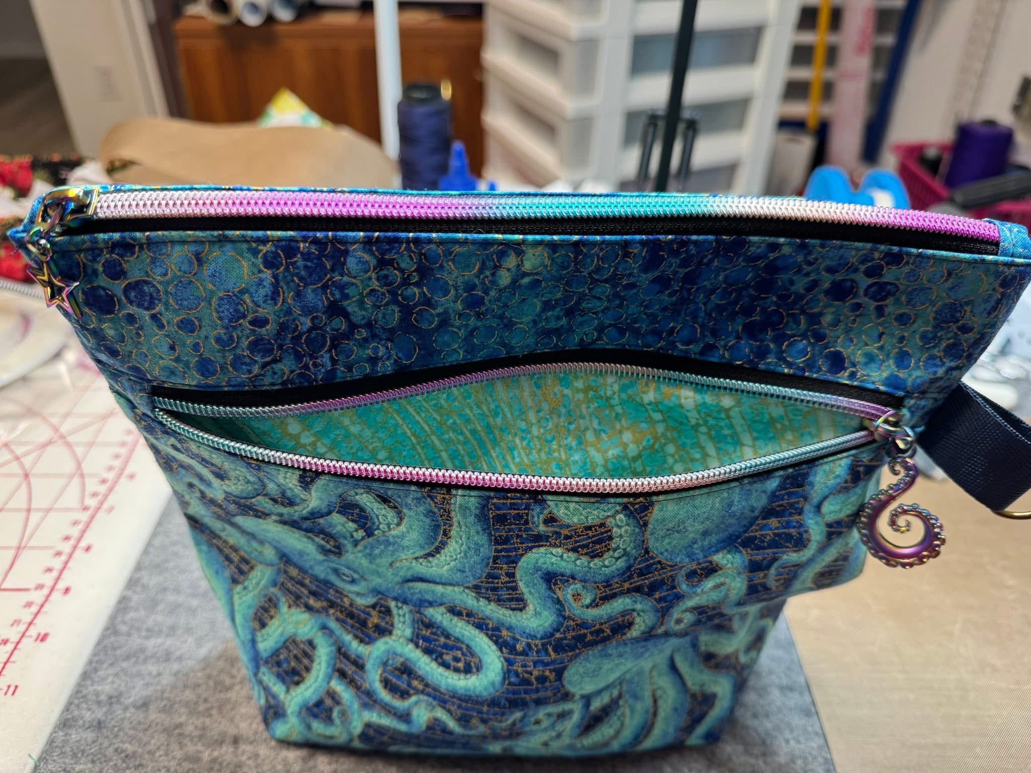 Octopus Print Two Pocket Zipper Pouch