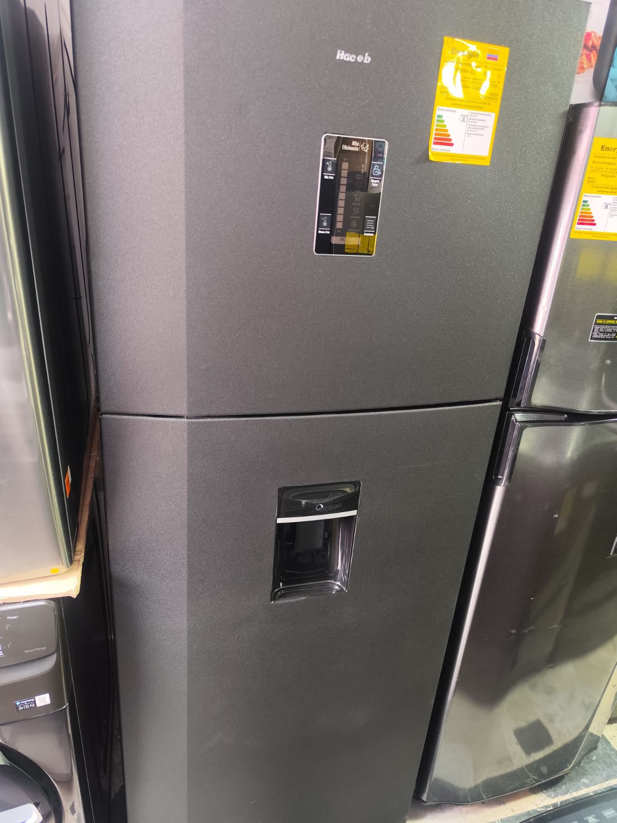 Nevera HACEB N448 Panel Digital Dispensador de Agua