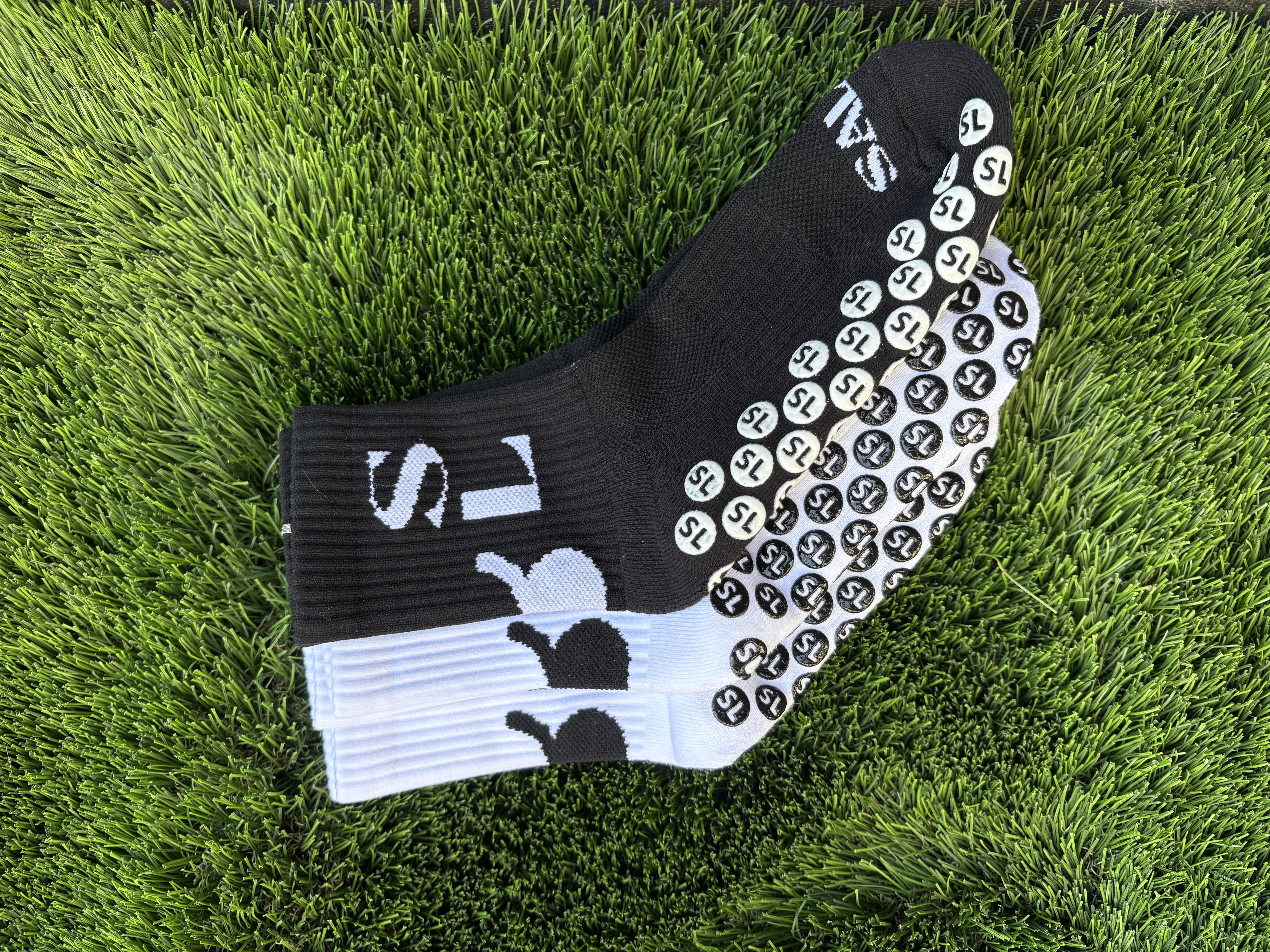 (3 pack: 2 WT, 1 BLK) Kids Size Grip Socks