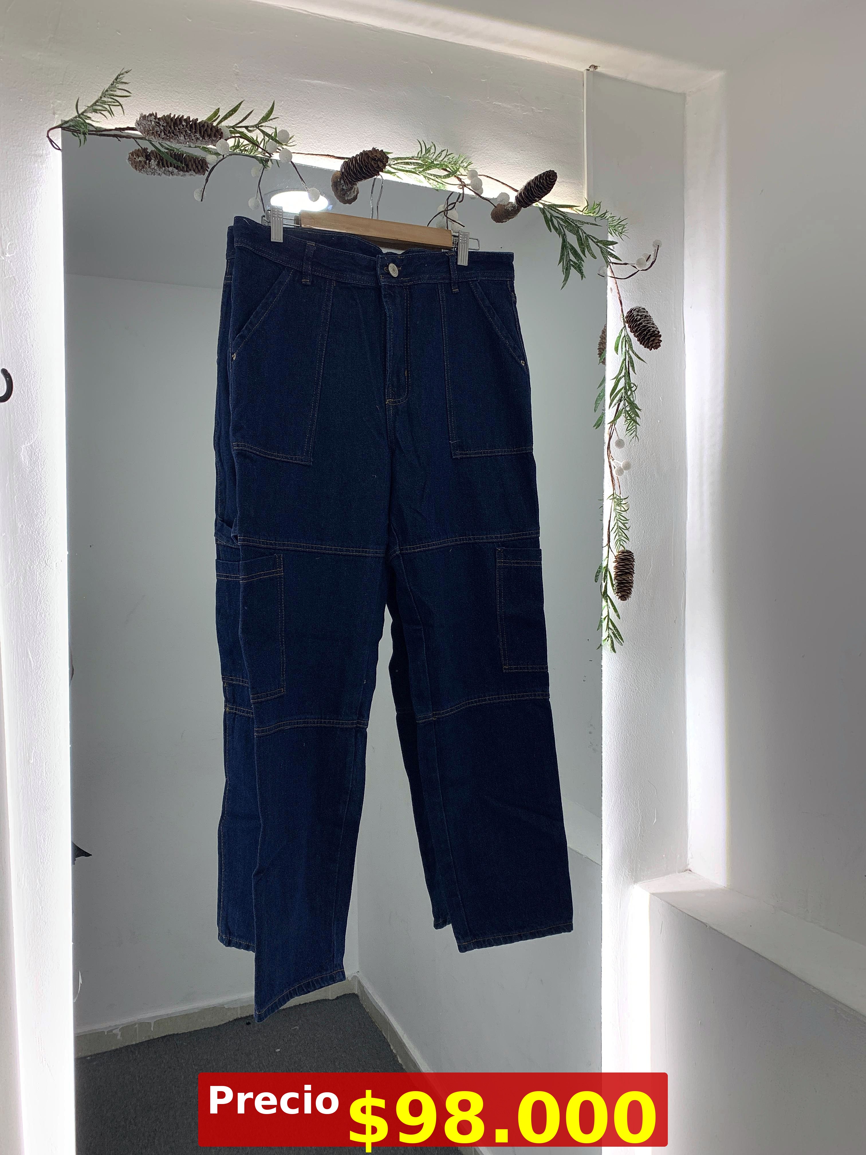 Pantalón Cargo Denim