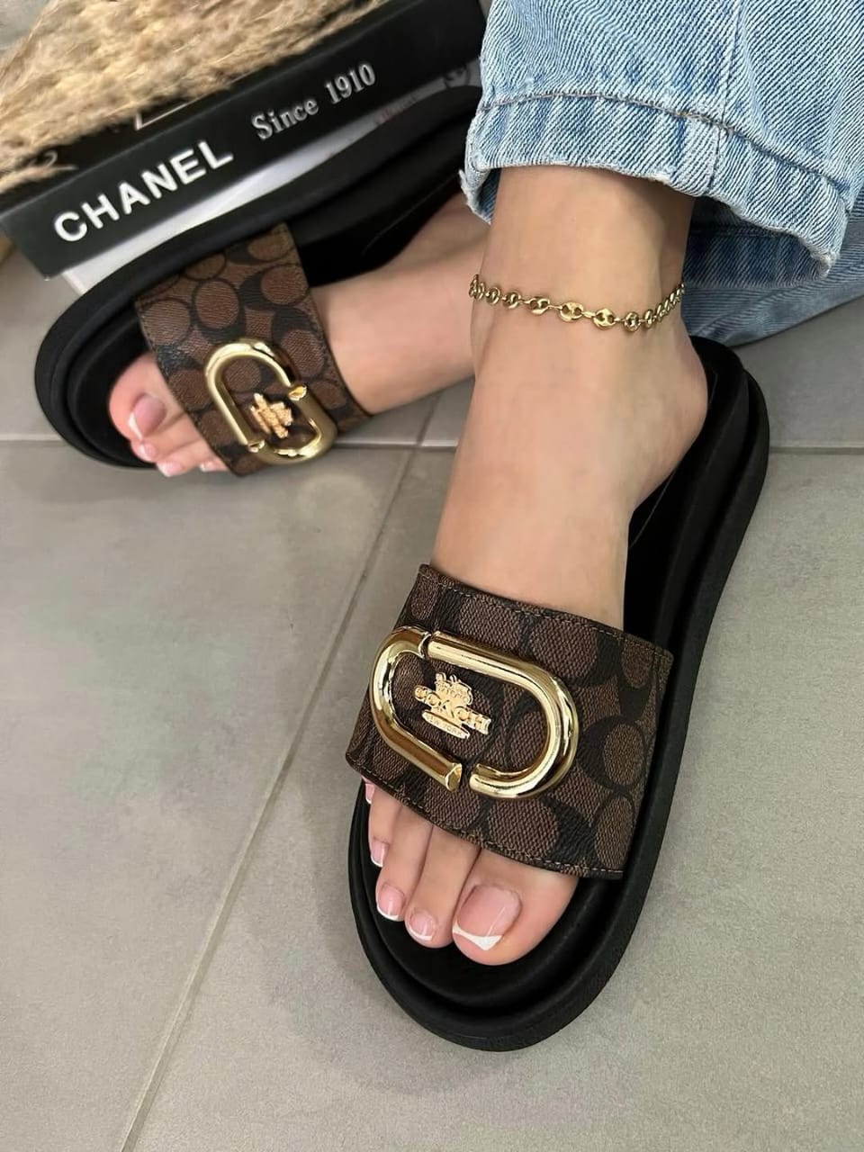 Sandalias de lujo marrones