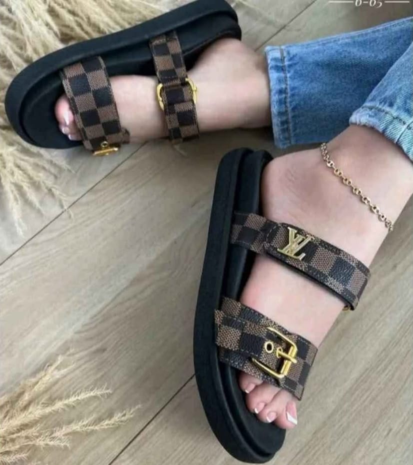 Sandalias de diseñador LV