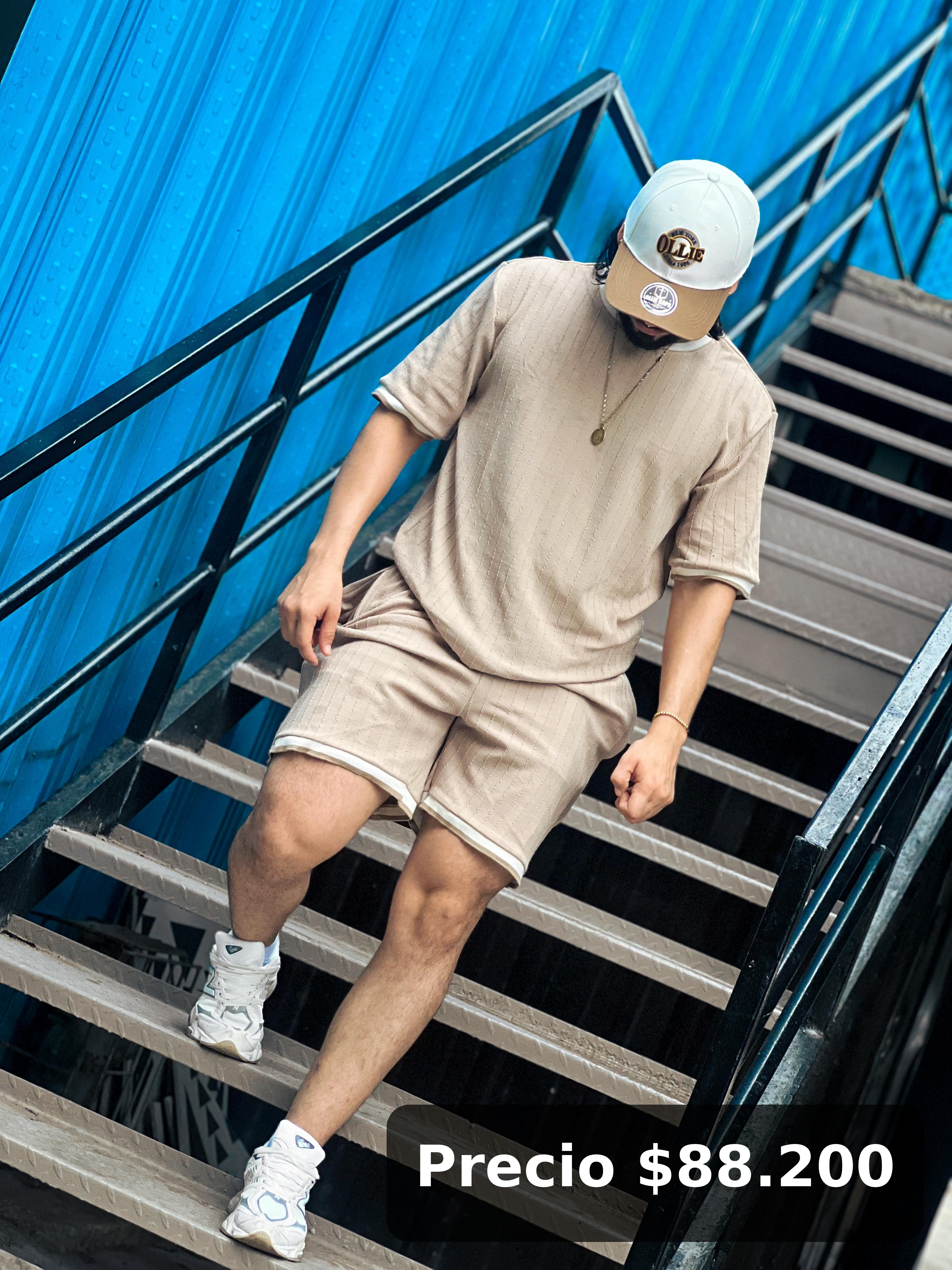 Conjunto deportivo beige para hombre