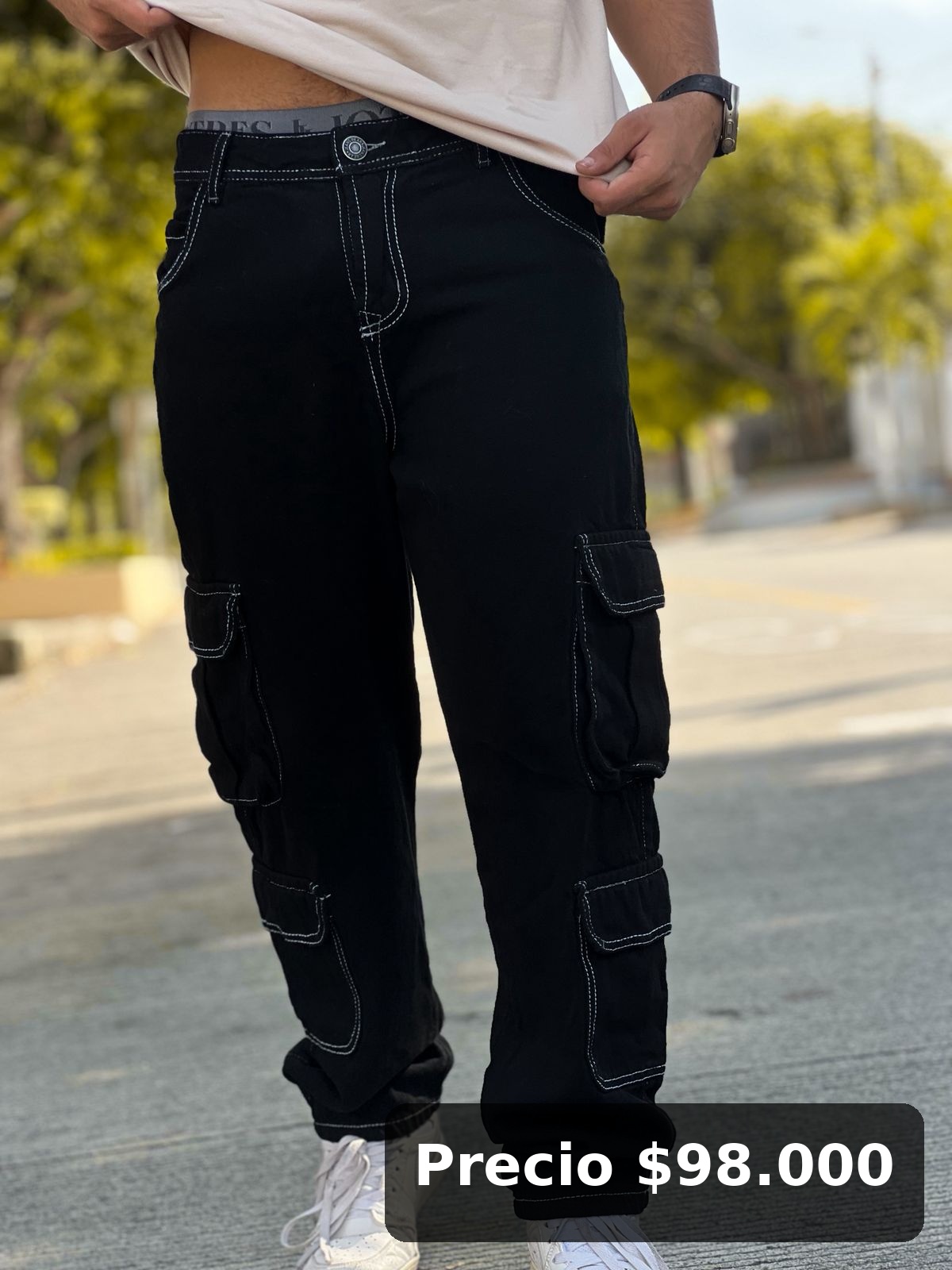 Pantalón cargo negro