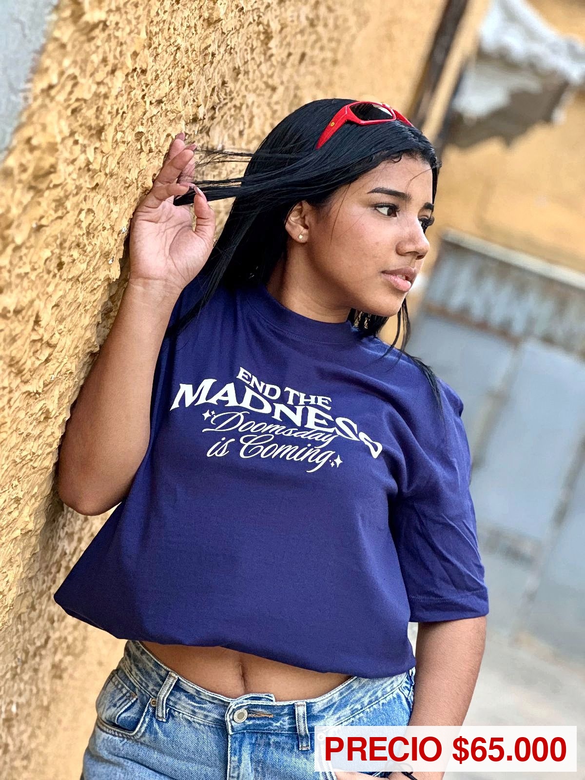 Camiseta Crop Top 'End the Madness'
