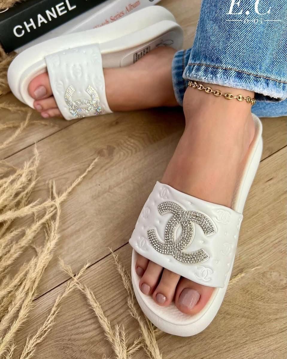 Sandalias blancas de lujo