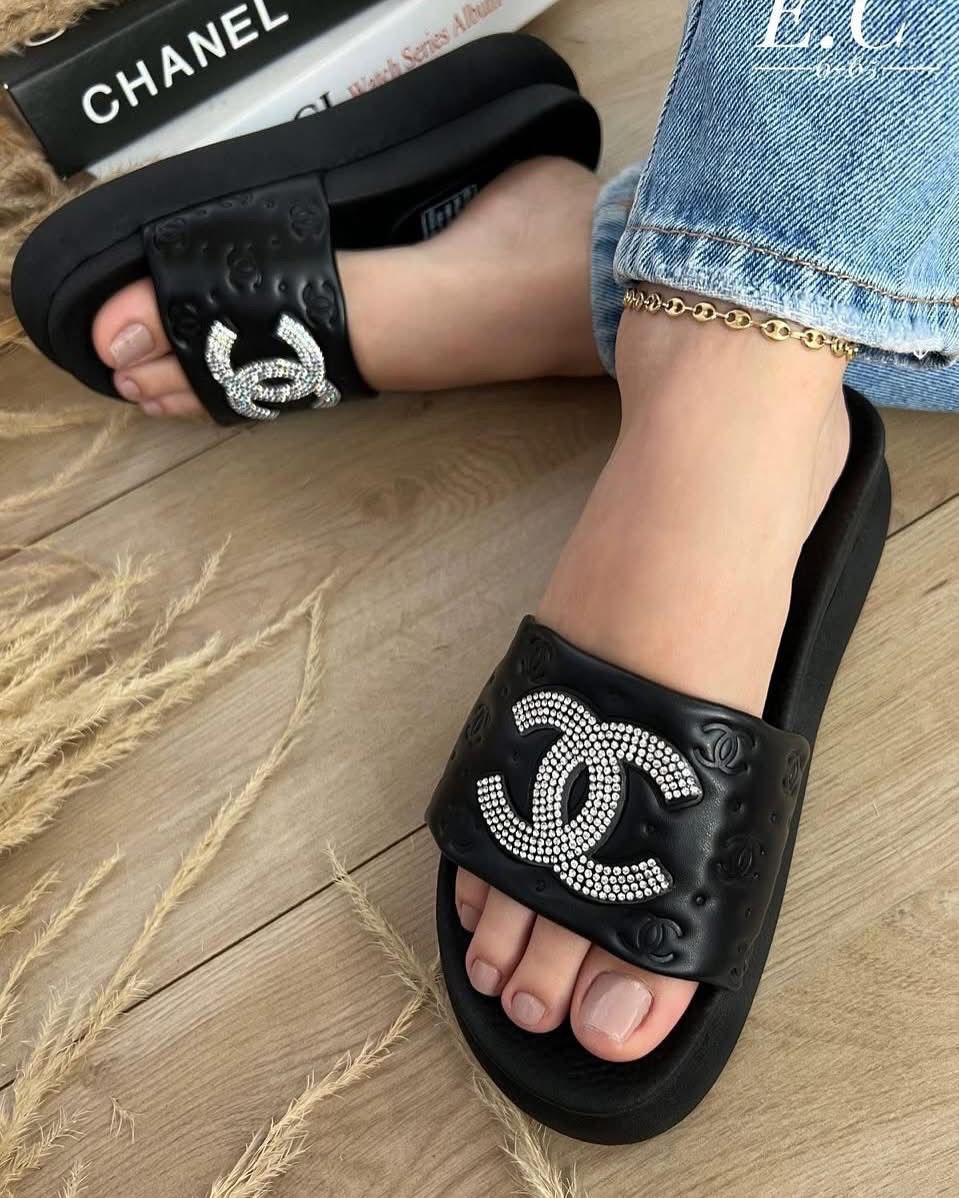 Sandalias negras de lujo