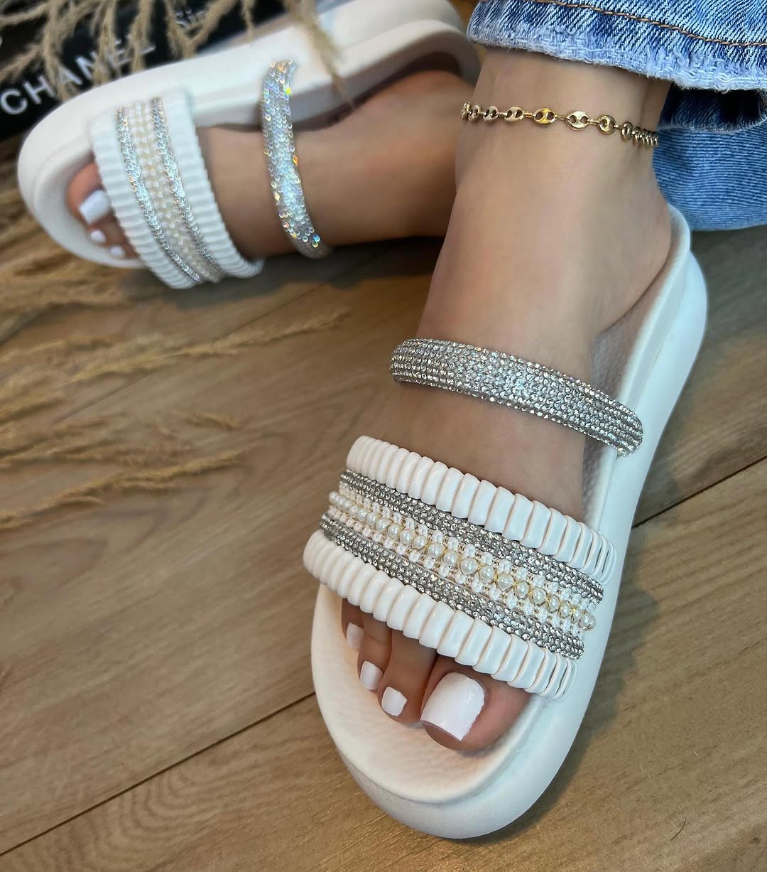 Sandalias de lujo con pedrería