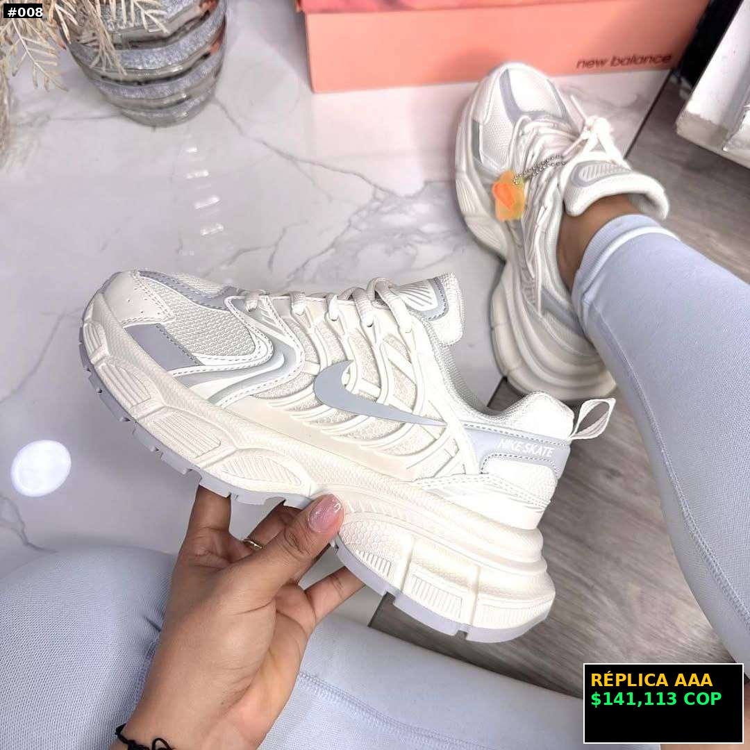 Tenis deportivos blancos