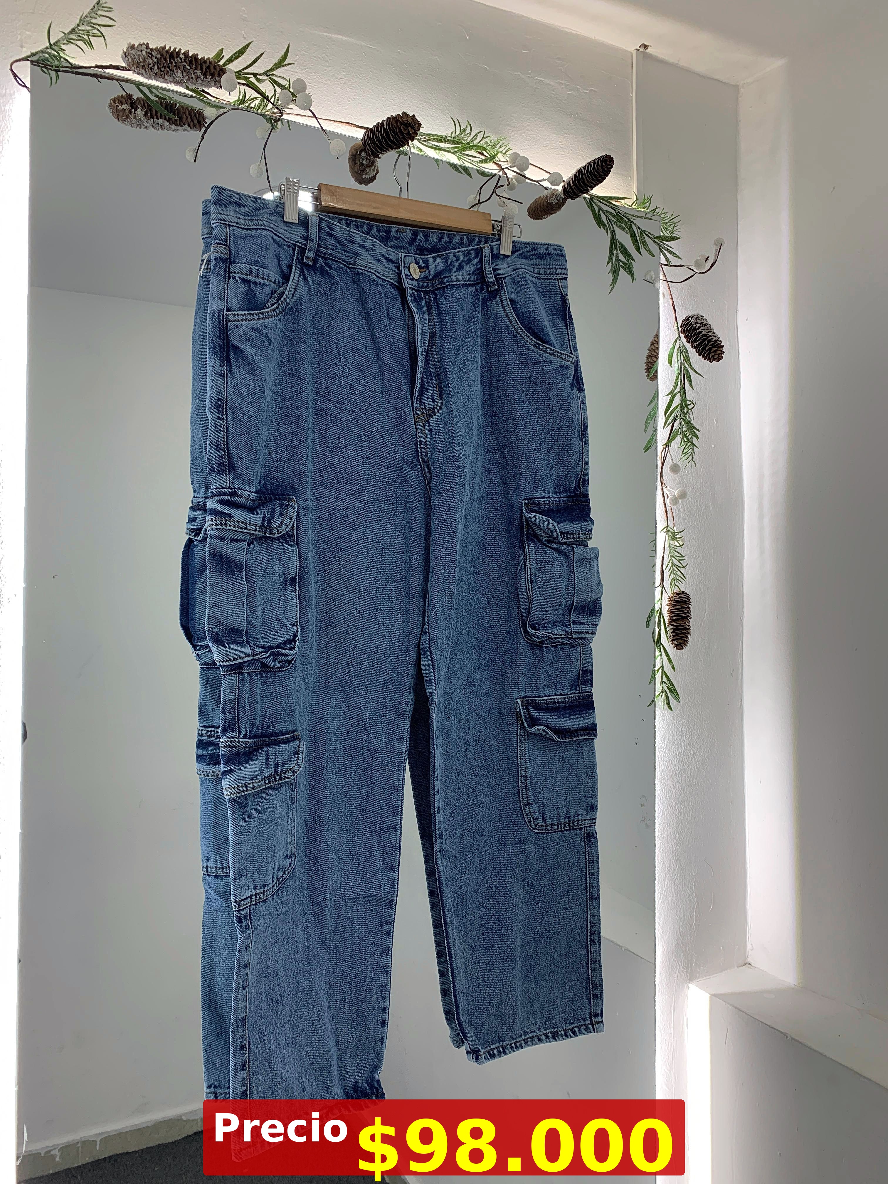 Pantalón Cargo Denim