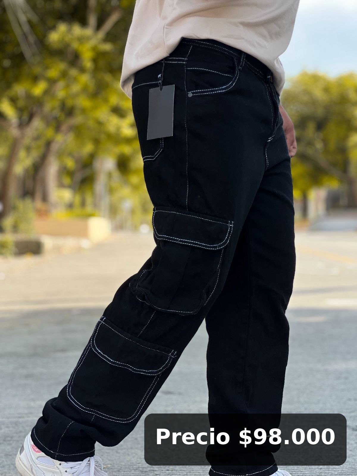 Pantalón cargo negro