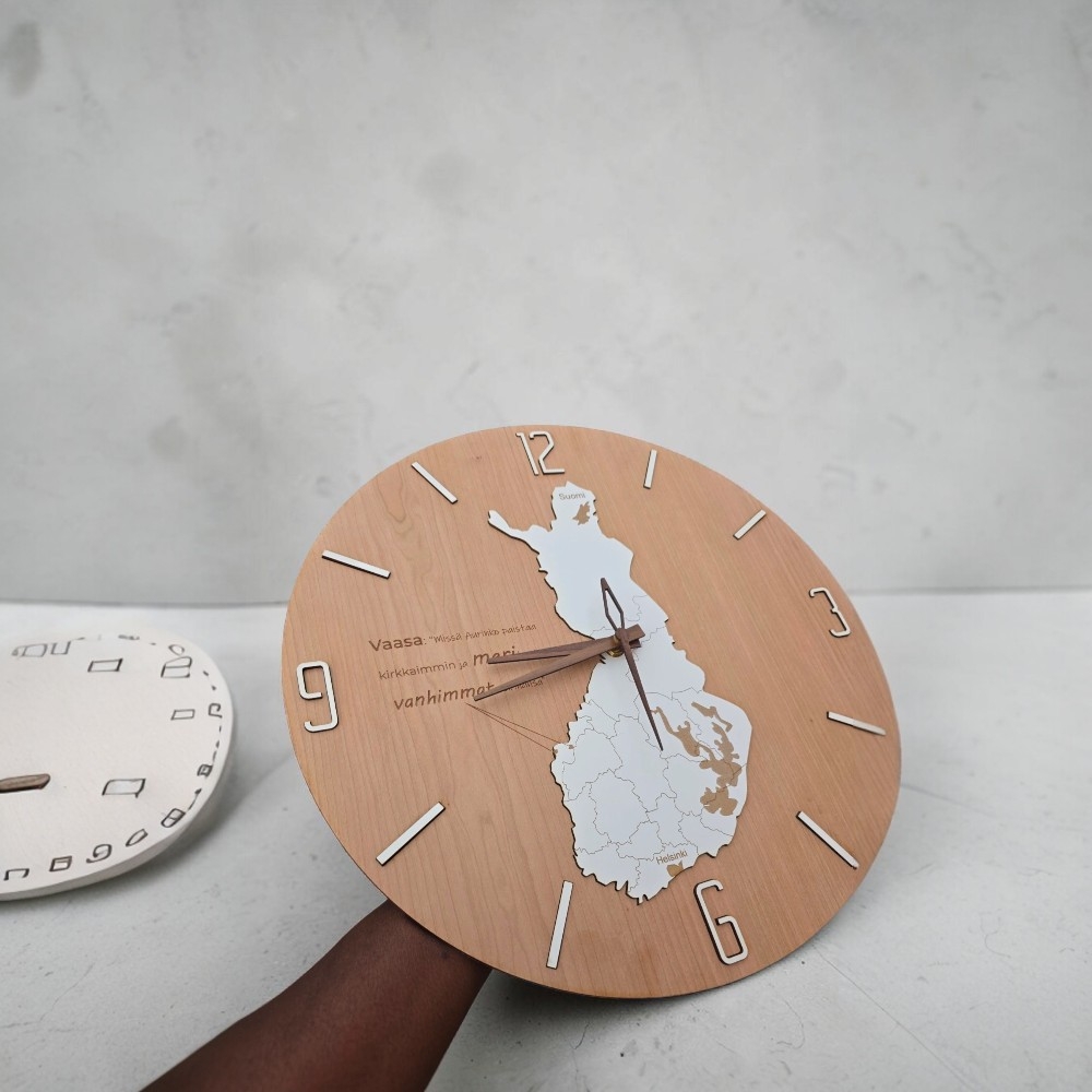 WOODEN CLOCK 