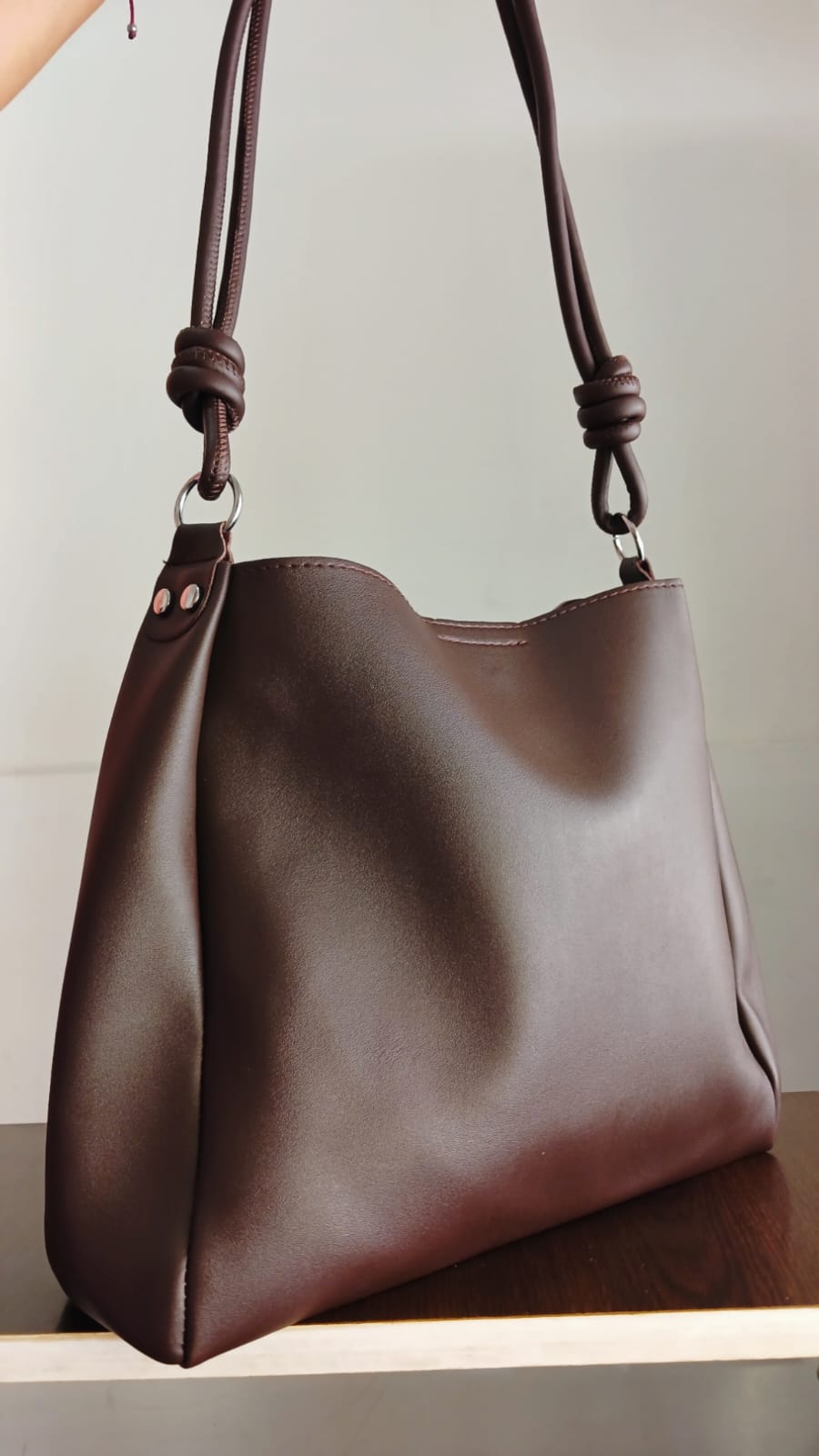 Bolso de cuero marrón