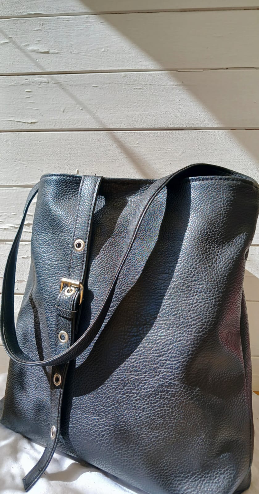 Bolso de cuero negro