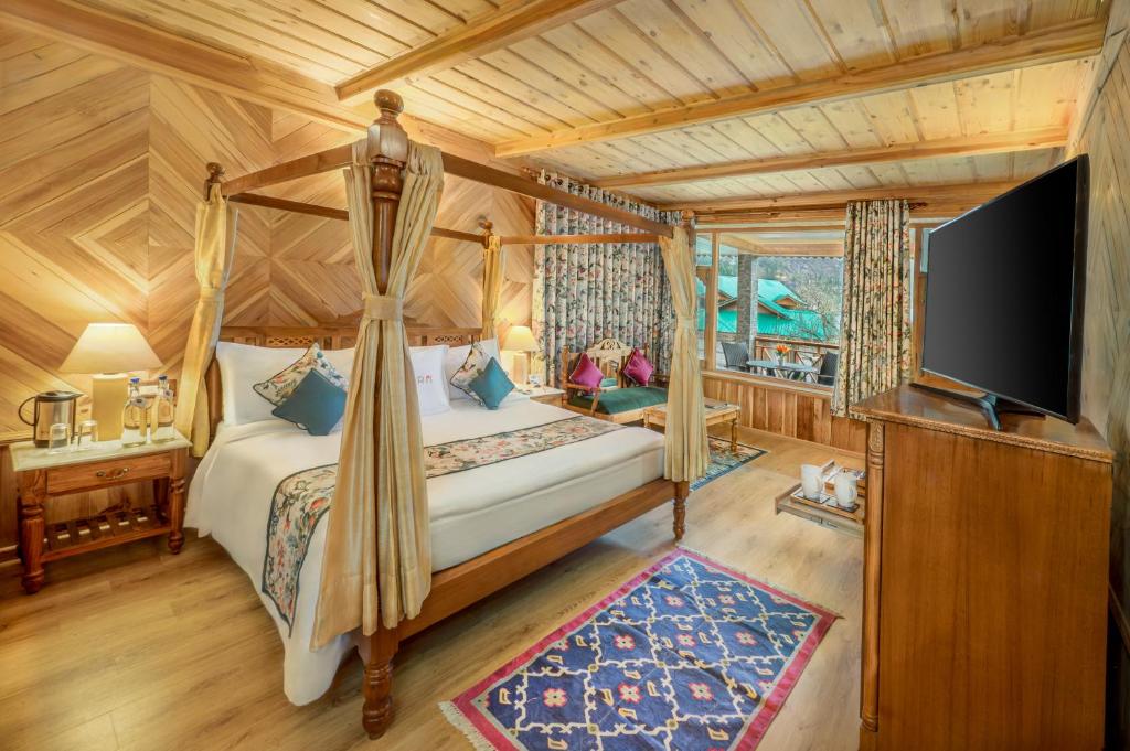 Riverside Evening Luxury Stay Booking