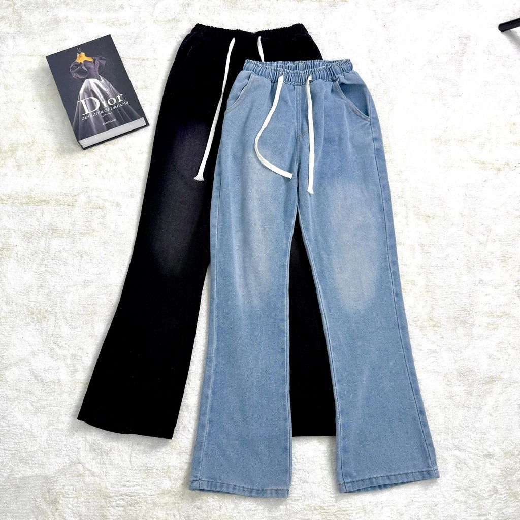 Loose Fit Light Wash Jeans