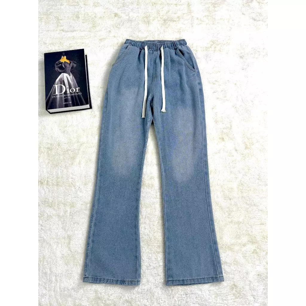 Loose Fit Light Wash Jeans