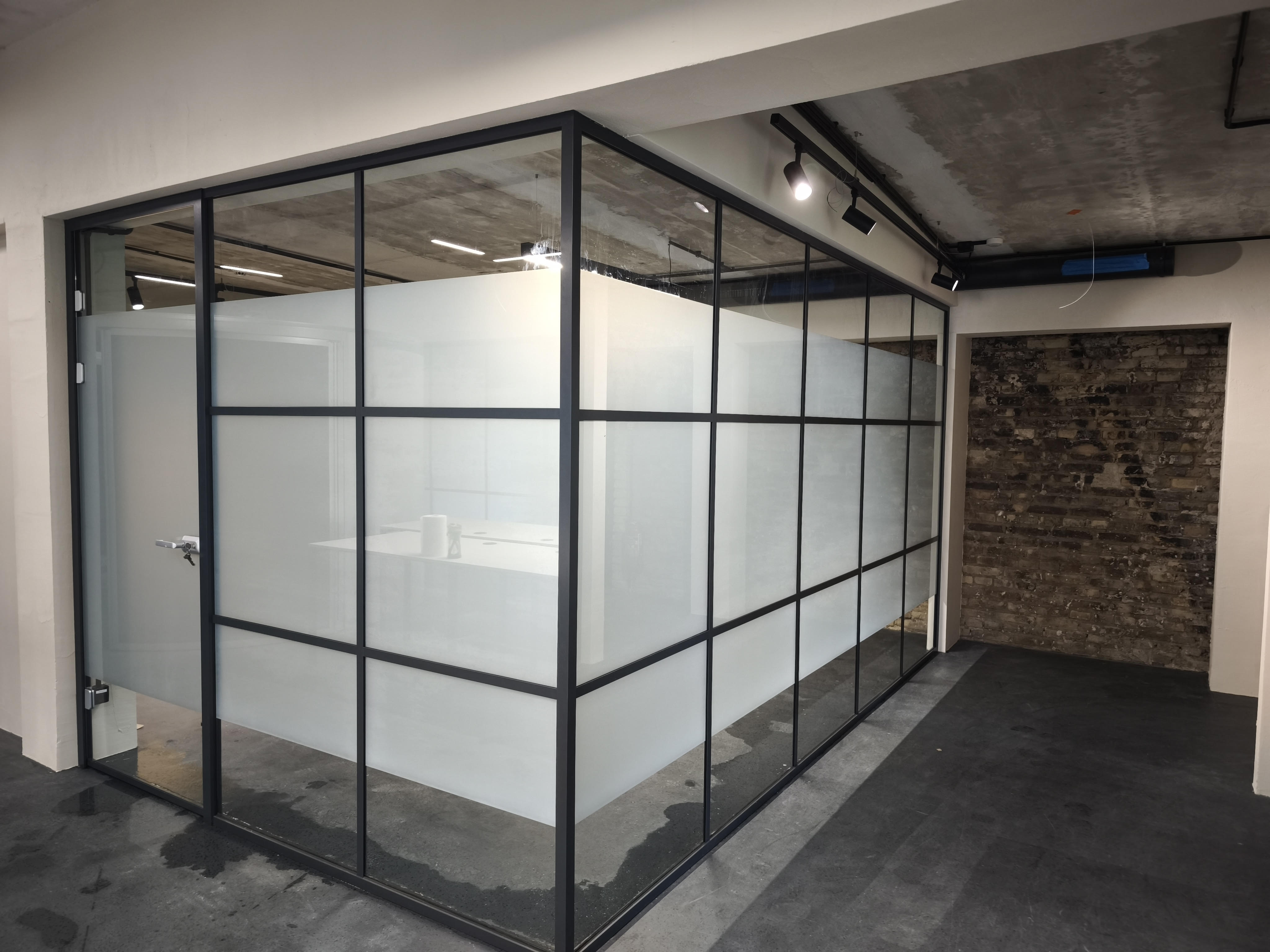 Matte gluggafilma – næði og stílhreint útlit