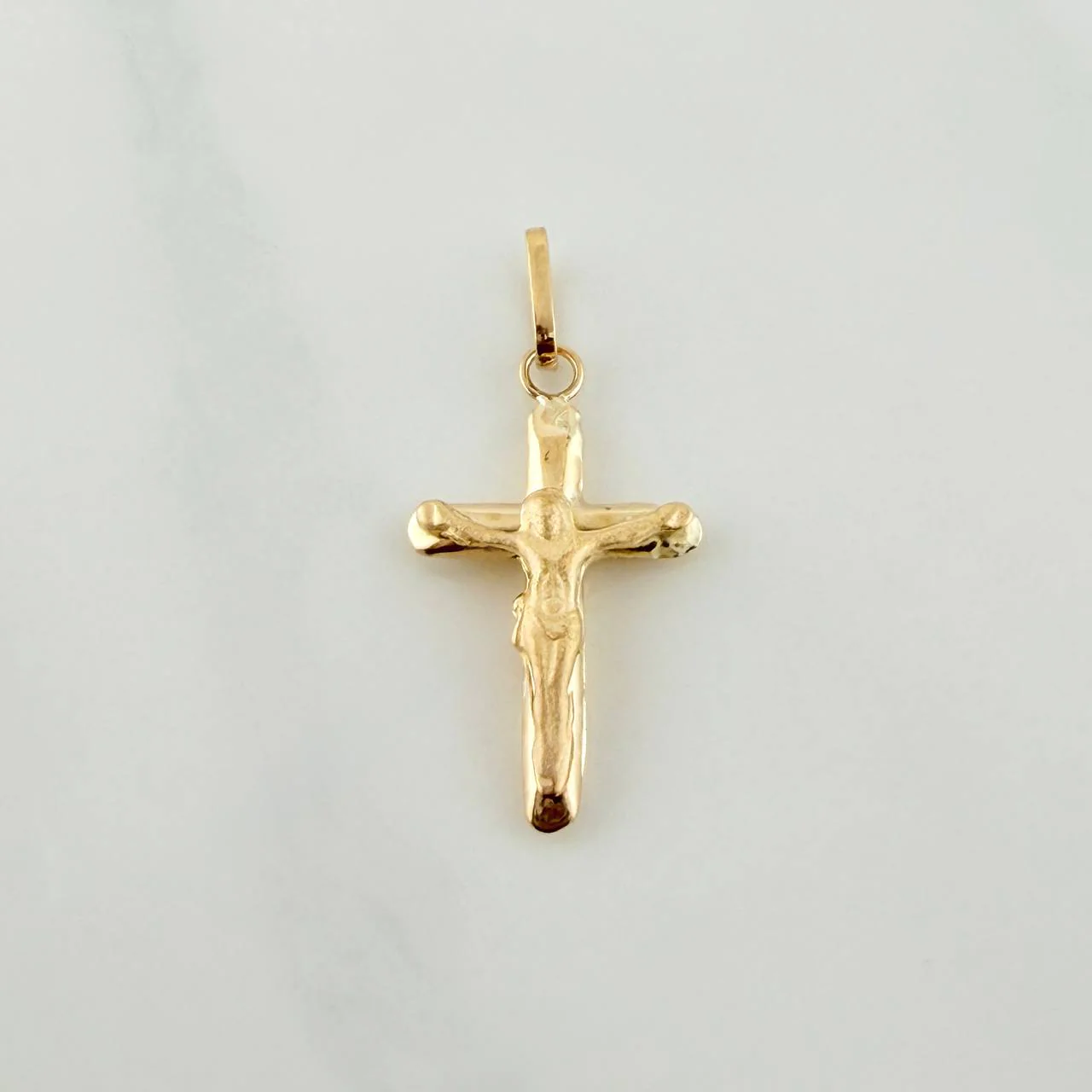 Dije Cruz Cristo 0.75gr / 3cm / Oro Amarillo 18K &