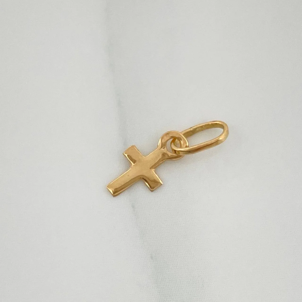 Dije Cruz 0.15gr / 1.3cm / Oro Amarillo 18K %