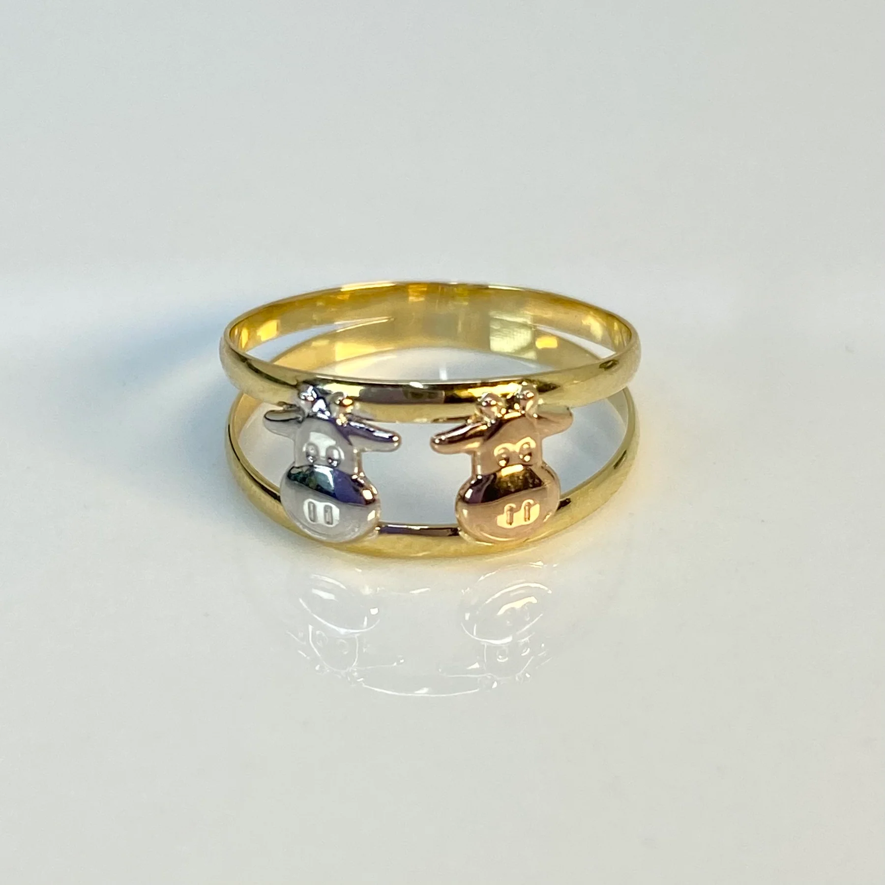Anillo Vacas Doble Línea Tres oros 18k / Talla 4 3/4 / 1,06 Gr *