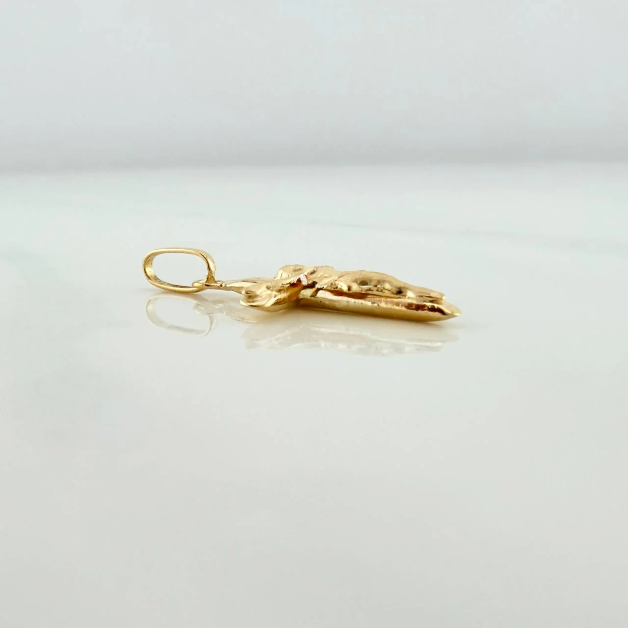 Dije Cruz Cristo 0.75gr / 3cm / Oro Amarillo 18K &