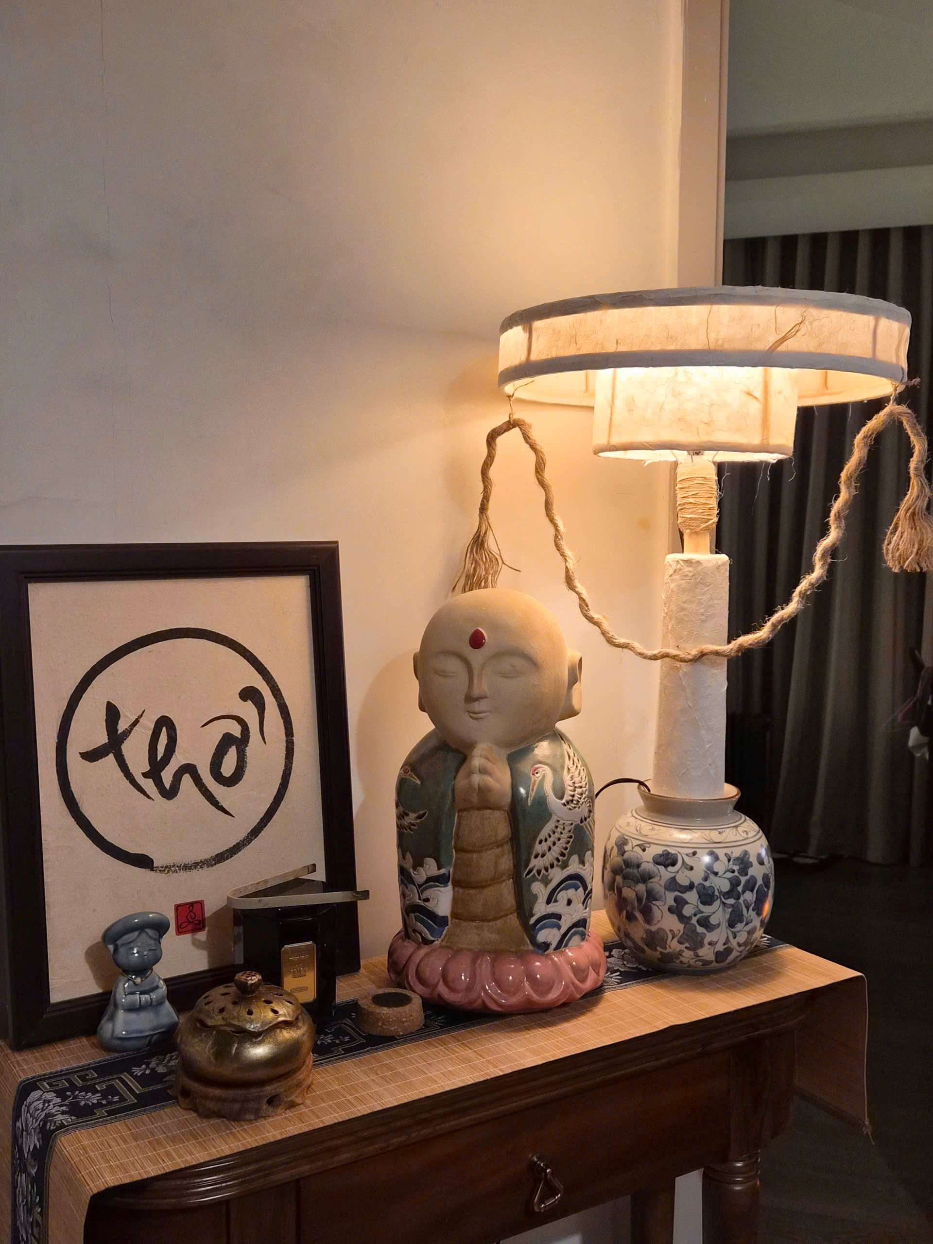 Đèn bàn phong cách mộc mạc