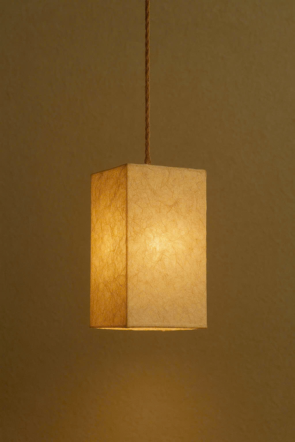 Đèn treo phong cách tối giản