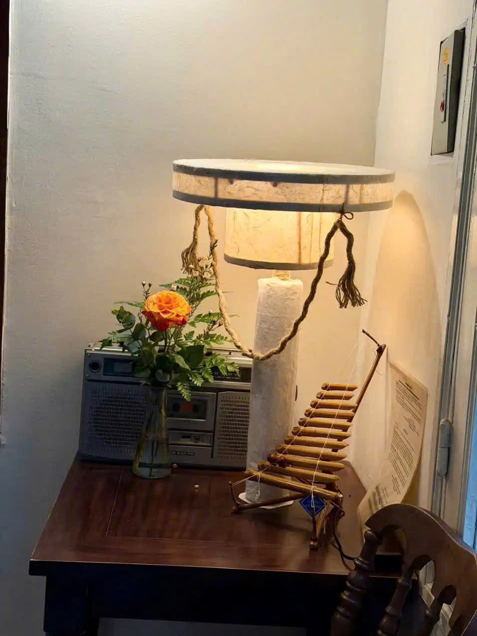 Đèn bàn phong cách mộc mạc