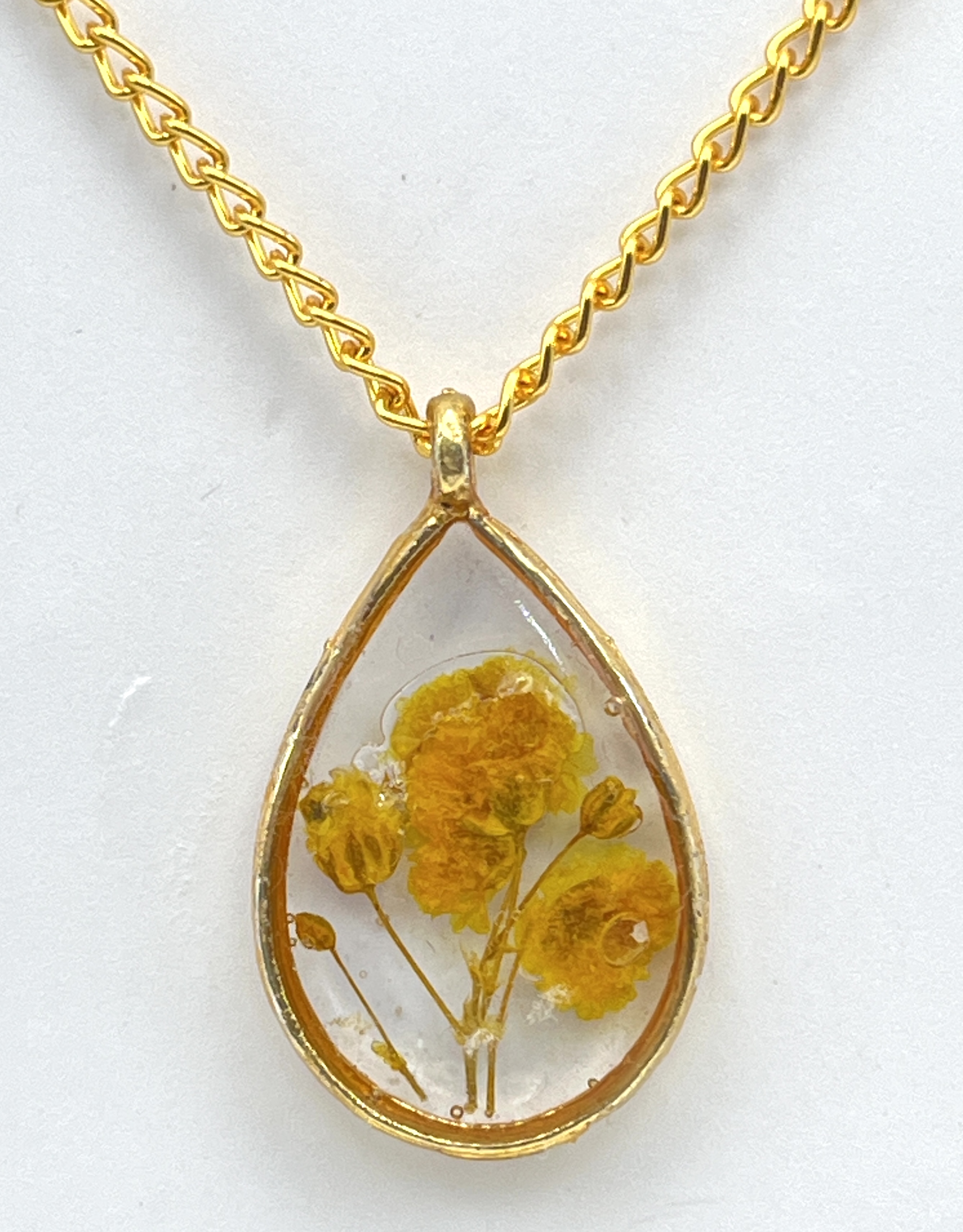 Pressed Flower Resin Pendant Necklace