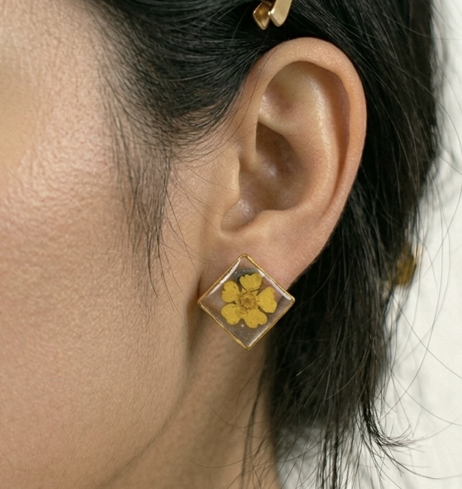 Pressed Real Flower Square Earrings - Stud