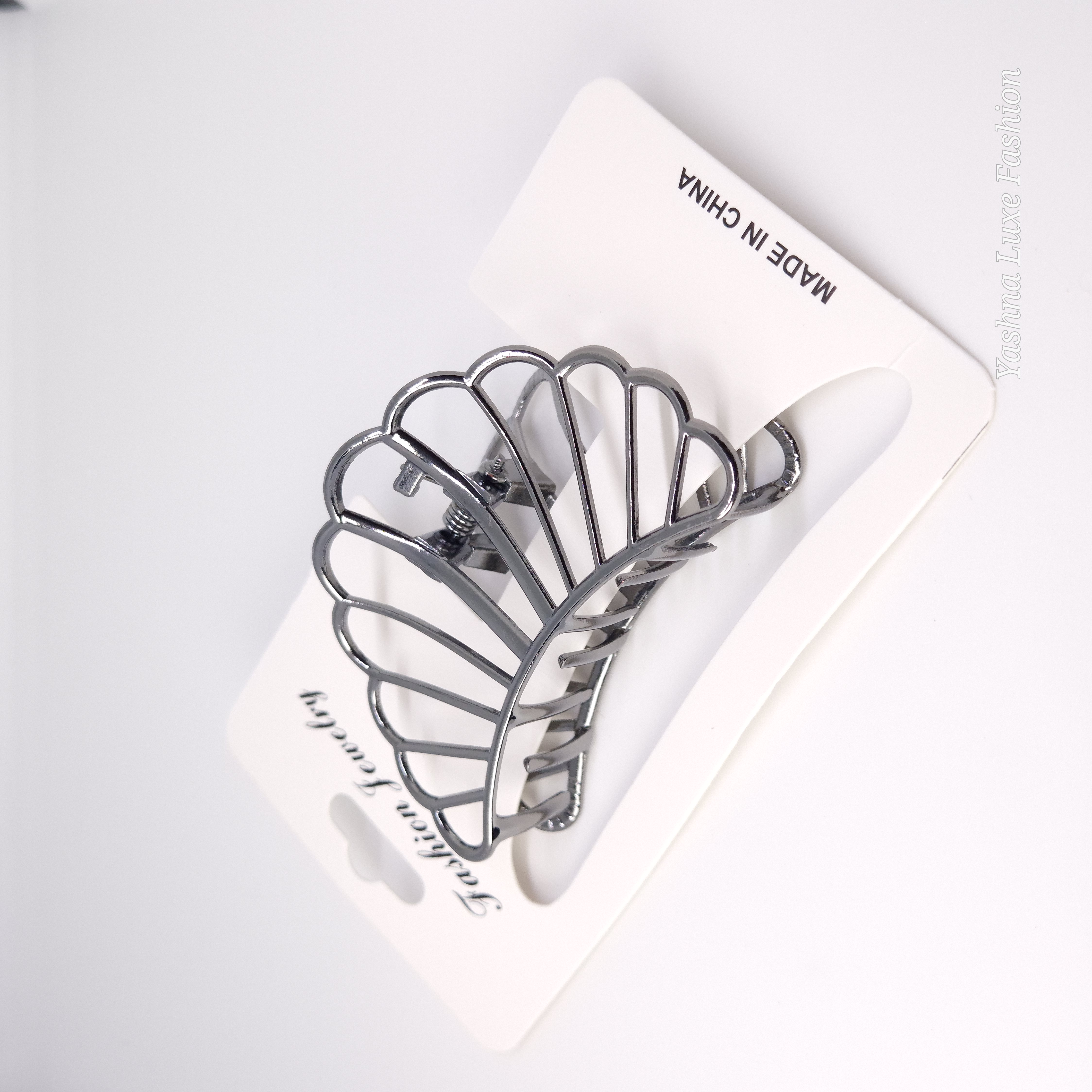 Metallic Scalloped Shell Claw Clip